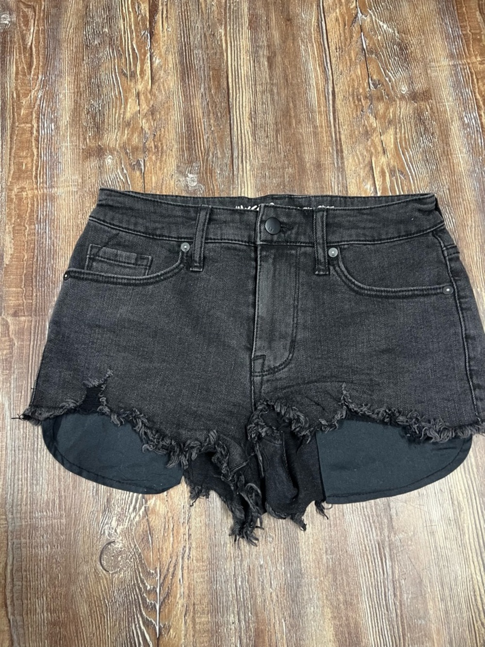Y2K Black Mossimo high-waisted denim shorts with frayed hem. Size: 0